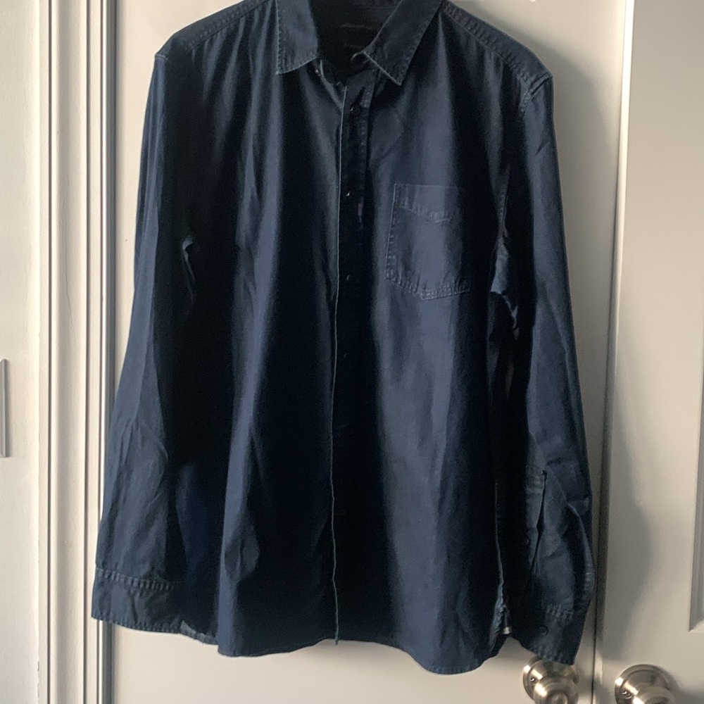 NWT Indigo Denim Button front Collar Long Sleeve Shirt Size Large Rounded hem - Picture 3 of 5